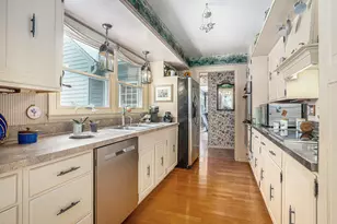 519 E Spruce St, Marshall, MI 49068 - Photo 8