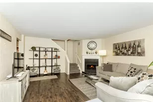 24684 Cashmere Ct, Southfield, MI 48033 - Photo 2