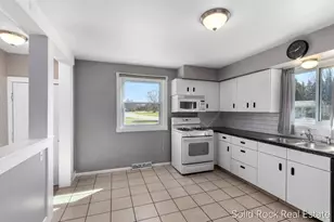 5817 Country View Dr, Allendale, MI 49401 - Photo 4