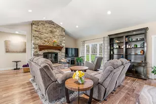 10353 Jill Ln, Berrien Springs, MI 49103 - Photo 12