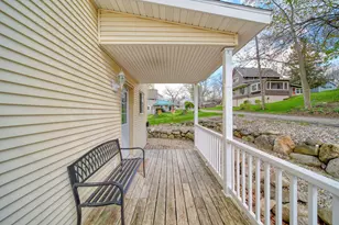 425 Oakwood Ave, Clark Lake, MI 49234 - Photo 4