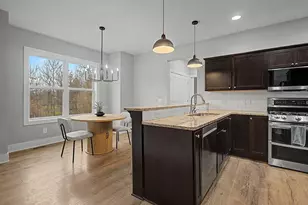 202 E Thorn Hill Ct, Hastings, MI 49058 - Photo 12