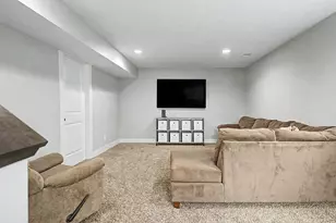 202 E Thorn Hill Ct, Hastings, MI 49058 - Photo 28