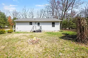 6901 Evanston Ave, Muskegon, MI 49442 - Photo 4