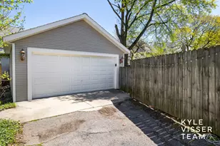622 Gladstone Dr SE, East Grand Rapids, MI 49506 - Photo 28