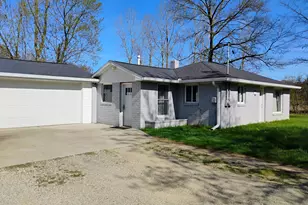 3013 E South St, Jackson, MI 49201 - Photo 2