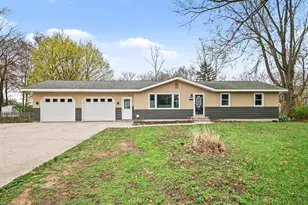 2506 Brookdale Dr, Holland, MI 49424 - Photo 2