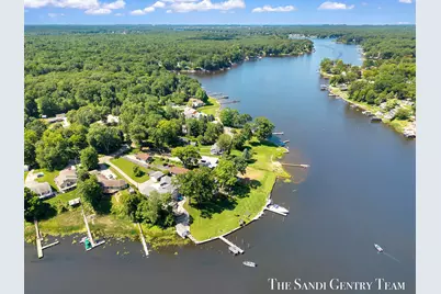 7 Circle Drive, Fruitport, MI 49415 - Photo 4