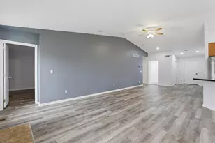 42122 Richmond Dr, Belleville, MI 48111 - Photo 8