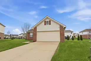 42122 Richmond Dr, Belleville, MI 48111 - Photo 2