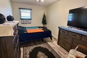 649 Blue Ash Dr SE, Grand Rapids, MI 49548 - Photo 10