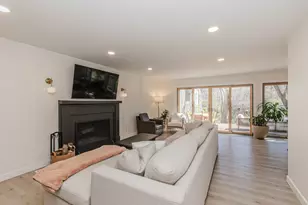 2204 Applewood Ct, Ann Arbor, MI 48103 - Photo 14