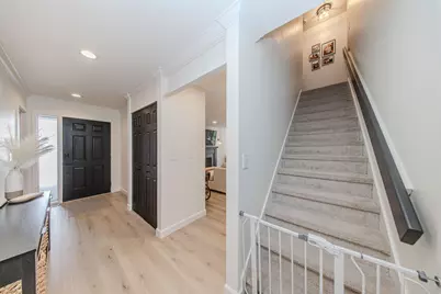 2204 Applewood Court, Ann Arbor, MI 48103 - Photo 4