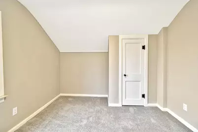 345 E Goulson Avenue, Hazel Park, MI 48030 - Photo 10