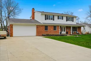 1888 Squaw Lagoon Dr, Oxford, MI 48371 - Photo 2