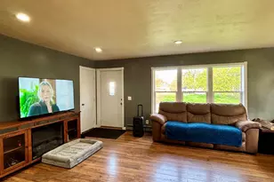 4736 South St, Benton Harbor, MI 49022 - Photo 4