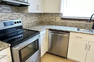 2665 Peterboro Rd, West Bloomfield, MI 48323 - Photo 42