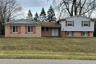 2665 Peterboro Rd, West Bloomfield, MI 48323 - Photo 2