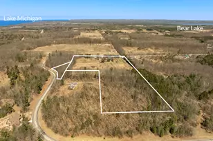 4457 Maidens Rd, Onekama, MI 49675 - Photo 52