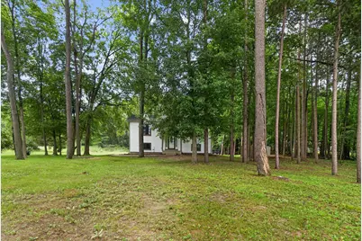 4042 Burns Road, Howell, MI 48855 - Photo 14