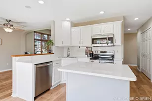 774 Holly Creek Dr, Holland, MI 49423 - Photo 8