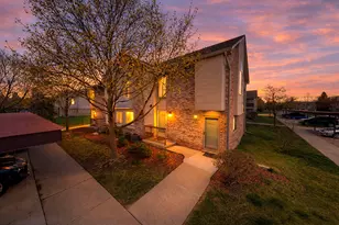 42779 Lilley Pointe Dr, Canton, MI 48187 - Photo 2