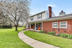319 Greenridge Dr NW, Grand Rapids, MI 49544 - Photo 2