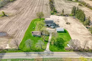 2871 W Bacon Rd, Hillsdale, MI 49242 - Photo 2
