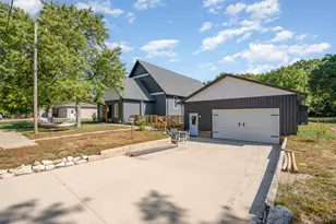 1342 S Parkway St, Muskegon, MI 49442 - Photo 2