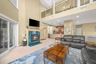2349 Riverside Pointe Dr, Saint Joseph, MI 49085 - Photo 8