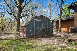 249 Thurman St, Belding, MI 48809 - Photo 28