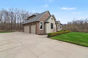 50710 Berwick Ct, Novi, MI 48167 - Photo 4