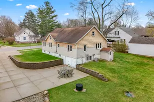 90 Rippon Ave, Hillsdale, MI 49242 - Photo 4