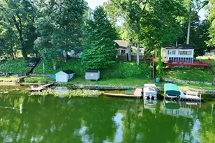 15891 Lakeview Dr, Buchanan, MI 49107 - Photo 4