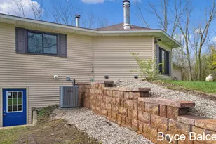 9901 Eastern Ave SE, Byron Center, MI 49315 - Photo 32