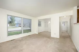 350 Hollywood Dr, Saline, MI 48176 - Photo 10