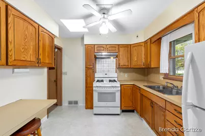 1880 Lynne Lane NW, Grand Rapids, MI 49504 - Photo 12