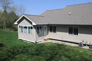 1096 Fountain View Cir, Holland, MI 49423 - Photo 16