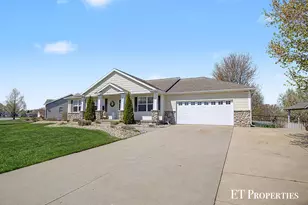 6213 Sheldon Dr, Hudsonville, MI 49426 - Photo 2