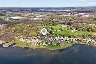 325 Ackerson Lake Dr, Jackson, MI 49201 - Photo 10