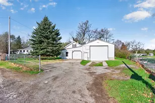 325 Ackerson Lake Dr, Jackson, MI 49201 - Photo 8