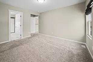 2041 Juniper Cir, Muskegon, MI 49445 - Photo 10