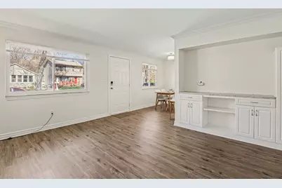2189 Ridgemont Road, Grosse Pointe Woods, MI 48236 - Photo 6