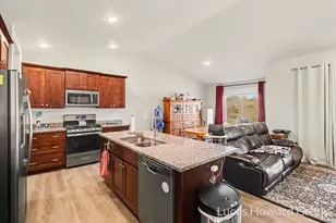1249 S Village Cir, Kalamazoo, MI 49009 - Photo 8