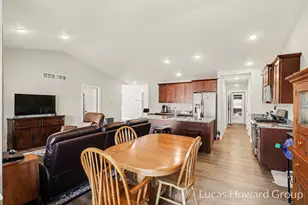 1249 S Village Cir, Kalamazoo, MI 49009 - Photo 4