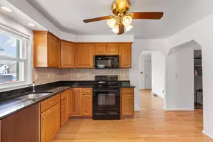 1047 Arthur Dr, Troy, MI 48083 - Photo 6