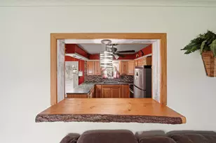 220 Meadow Ln, Jackson, MI 49203 - Photo 6