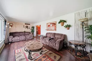 220 Meadow Ln, Jackson, MI 49203 - Photo 4
