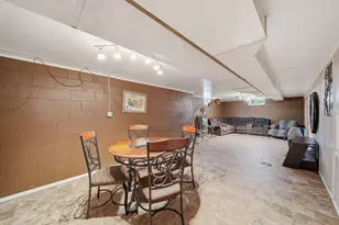 220 Meadow Ln, Jackson, MI 49203 - Photo 16