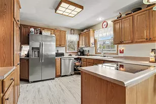 7511 E Dr N, Battle Creek, MI 49014 - Photo 8